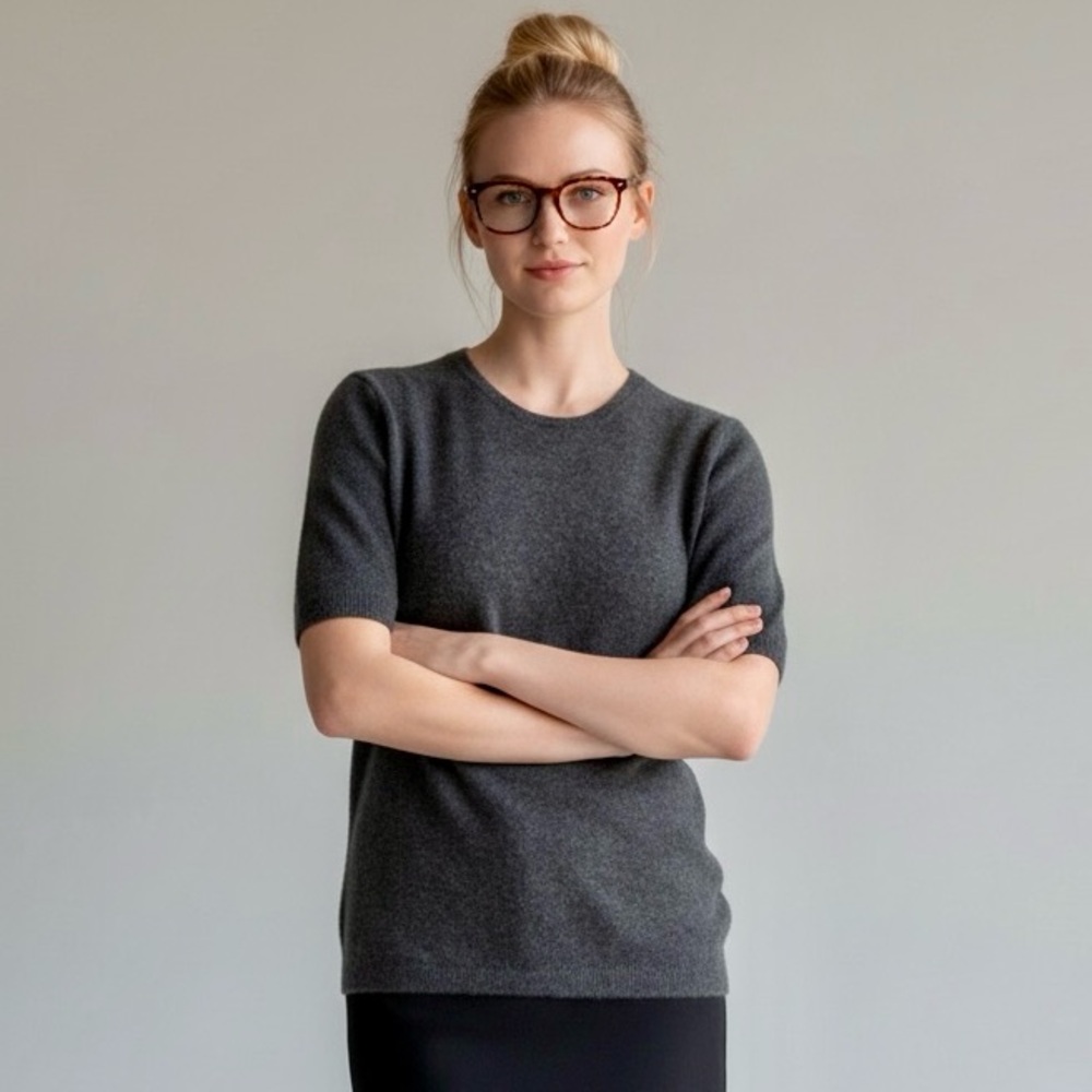 Neiman Marcus 100% Short Sleeve Cashmere Sweater
